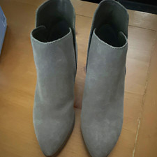 Dolce Vita Women’s Gray Suede Ankle Bootie Pointed Toe Block Heel Zip picture