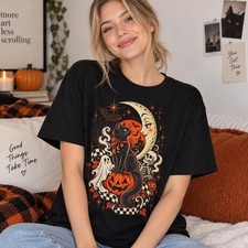 Black Cat Halloween Shirt Vintage Moon Witchy Cat Lover Graphic Tee picture