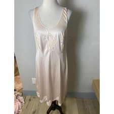 Vintage 70s Parisianas Lace Full Slip Nightgown Lingerie Blush Pink Sleeveless picture
