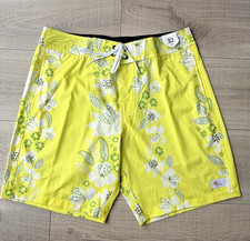 Mens Floral boardshorts in variety of sizes. 18