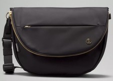 New Lululemon All Night Festival Bag 5L Black Gold – Trendy Crossbody picture