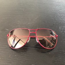 Badgley Mischka sunglasses model ARTHUR in RED color picture