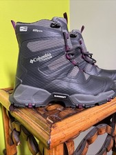 Columbia 600grams Canuk Titanium Omni-heat Outdry Black/Dark Raspberry Size 7.5 picture