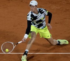 Sinner 2020 Nike French Open Kit Shirt And Shorts picture