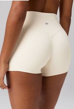 Fabletics No-Seam Pureluxe TLC Short 4” Size XS EXCELLENT picture