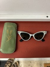Vintage RAY BAN USA Sunglasses Womens Cat Eye Pearlrized 1950s Green Lens READ* picture