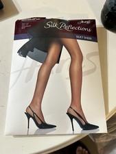 Vintage Hanes Silk Reflections Pantyhose Control Top Barely Black Size CD NOS picture