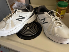 New Balance Men's Size 12 White/Gray/Black Low Top Lace-Up Sneakers Rubber picture