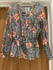 Johnny Was Women's Floral Print Long Sleeve 100% Silk Size Small. Gorgeous picture