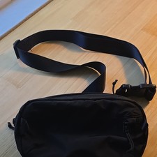 tomtoc 1.5l Sling In Black picture