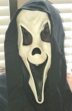 Gen 1 Fun World Smiling Ghostface Scream Mask VG Cotten Shroud Eyes Intact Glow picture